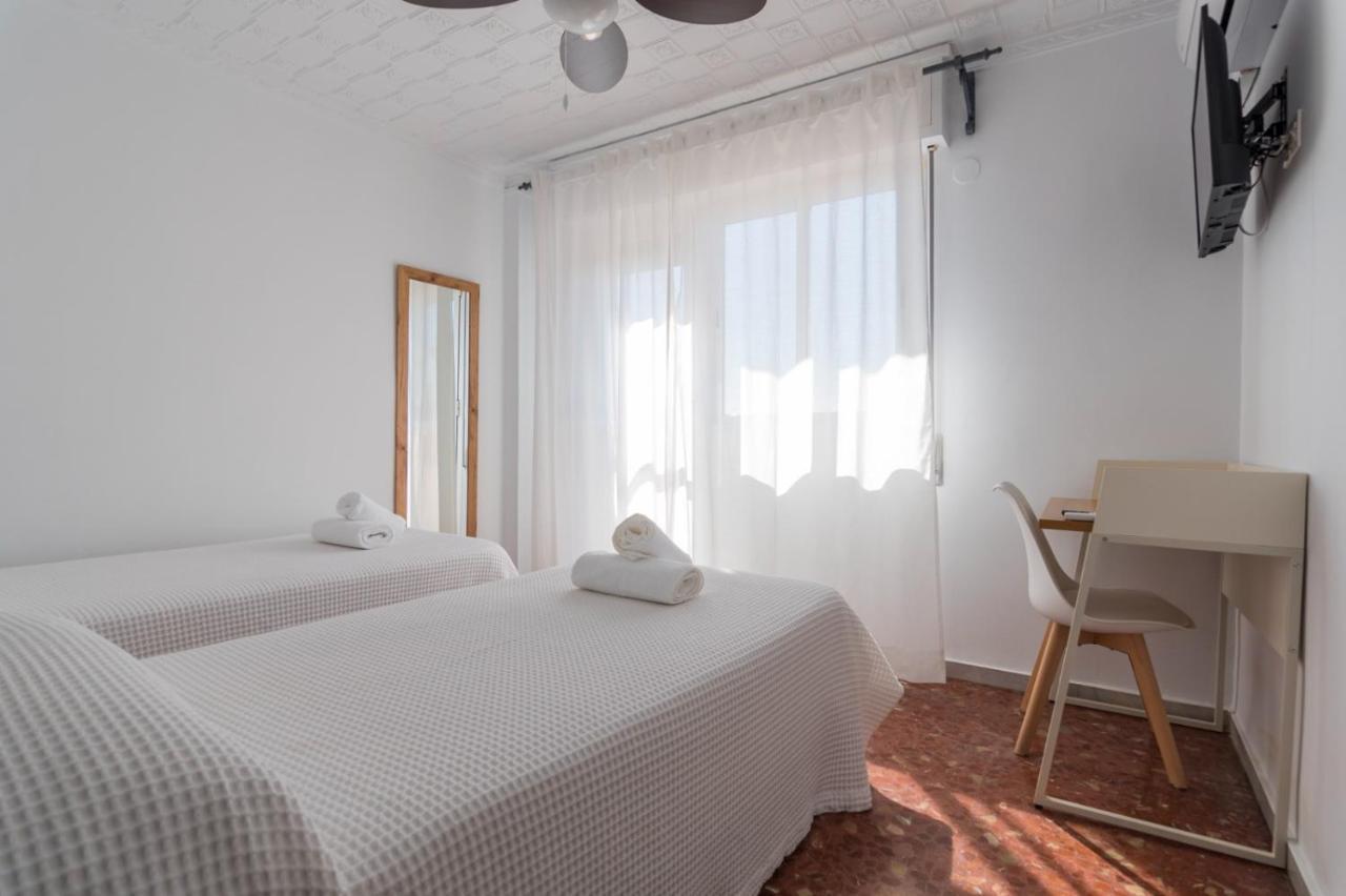 Hostal Hs Puerto Lumbreras 波多·伦布雷拉斯 外观 照片