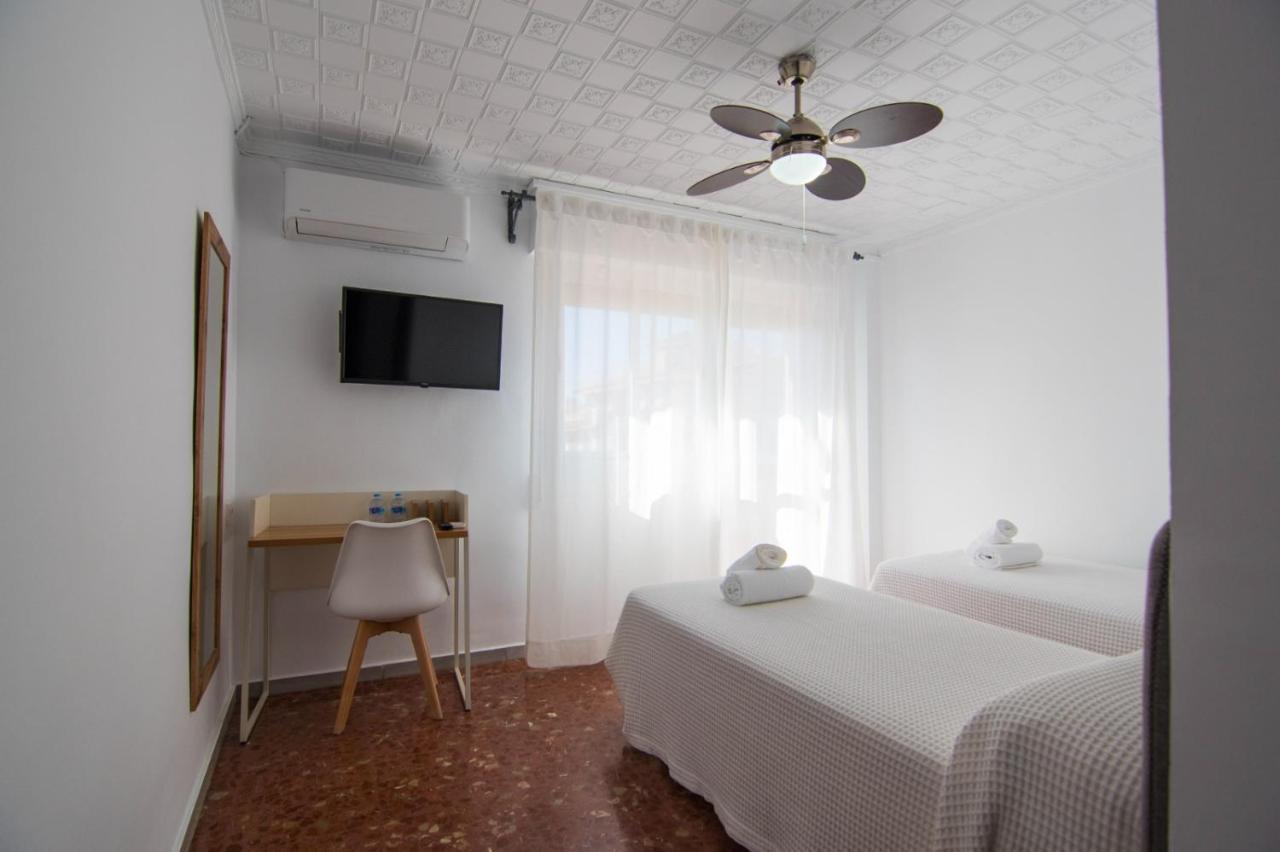 Hostal Hs Puerto Lumbreras 波多·伦布雷拉斯 外观 照片