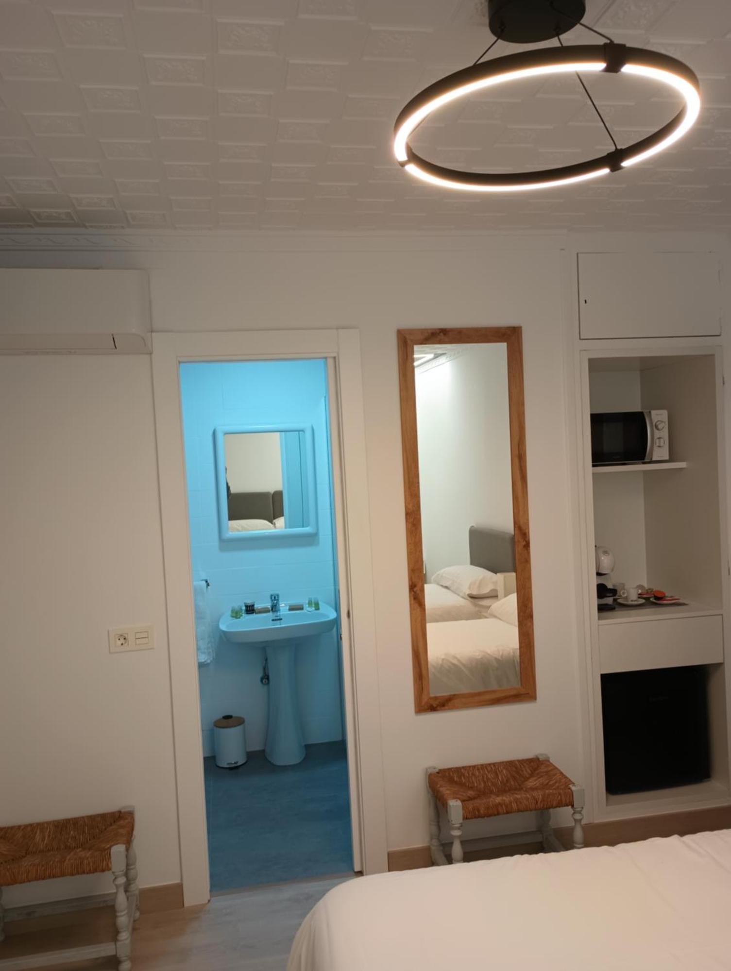 Hostal Hs Puerto Lumbreras 波多·伦布雷拉斯 外观 照片